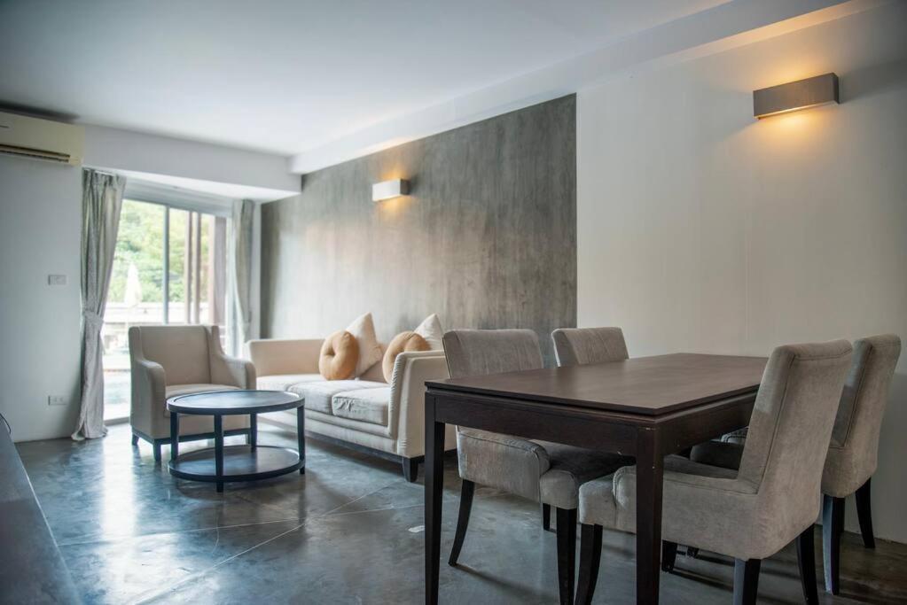 Apartment Poolside 1
